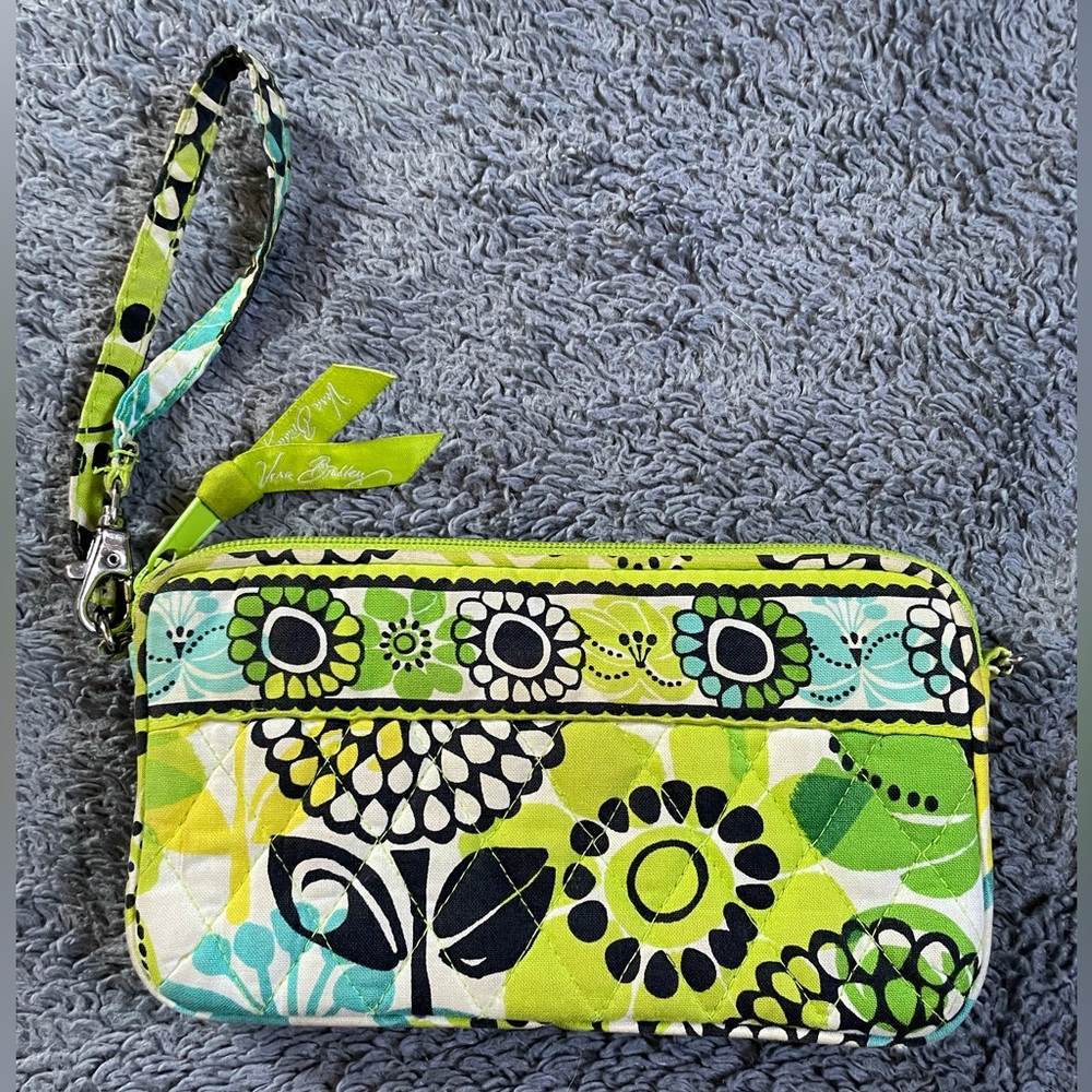 Vera Bradley Wristlet - RETIRED Limes Up pattern